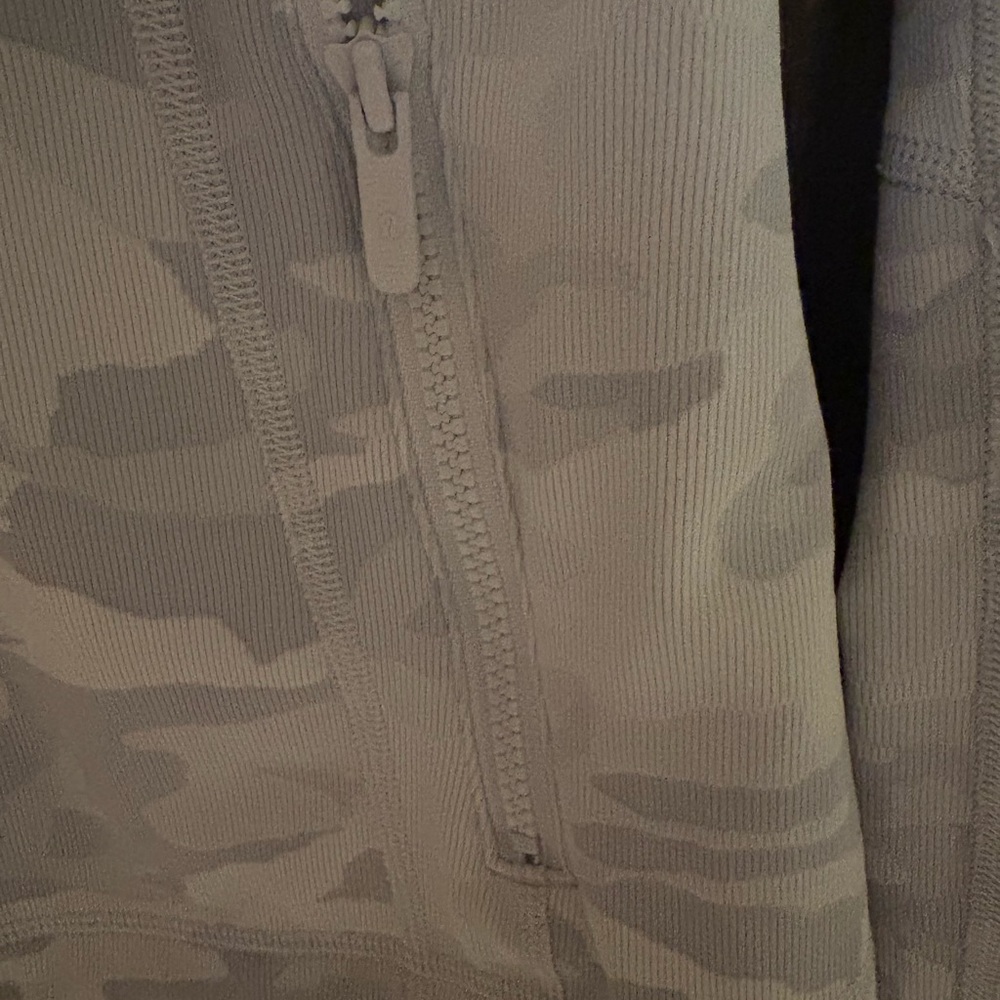 Lululemon Define jacket in Light Gray and white Camo pattern. - Picture 5 of 16